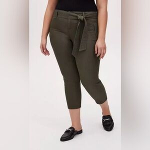 Torrid Skinny Cropped Twill Pants Stretch Mid-Rise Deep Depths Green, Size 26W